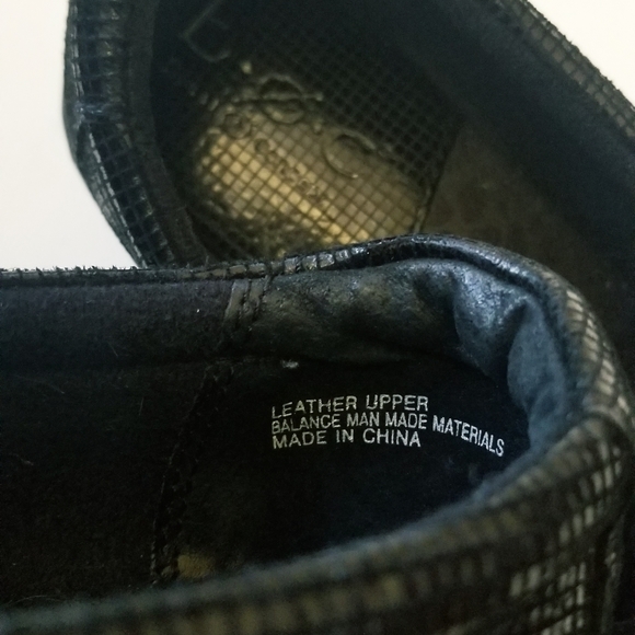 B.O.C. Born Concepts Leather Clogs Shoes - Picture 6 of 8